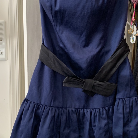 French connection Junior formal dress . Worn once to Prom. Size 2 - Picture 4 of 8
